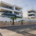 Elle Luxury Vantacici *