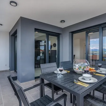 Apartment Elle Luxury Vantacici