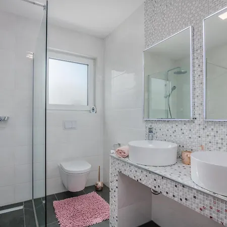 Apartamento Elle Luxury Vantacici *