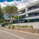 Elle Luxury Vantacici Малинска