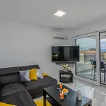 Апартаменты Elle Luxury Vantacici