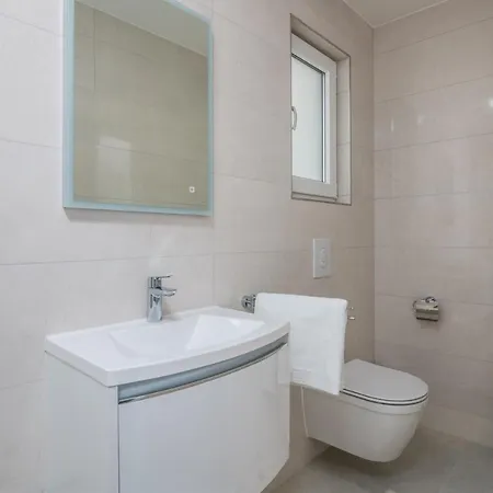 Elle Luxury Vantacici *